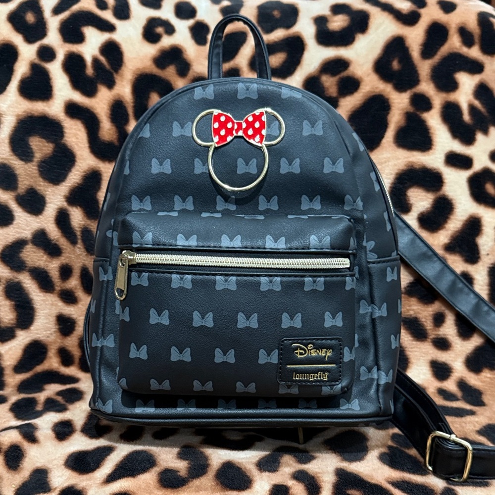 Pre-Owned Loungefly Black and Gold Minnie Mouse Backpack